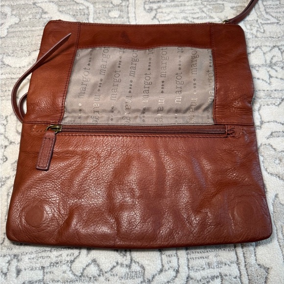 Margot Cognac Leather
Dual Compartment leather clutch - Picture 6 of 10